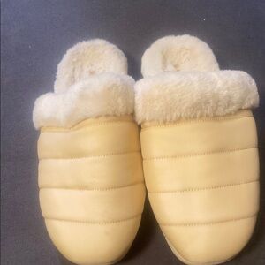 Vionic Plush Cream Slippers